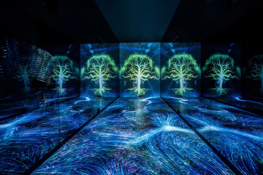 科技與實用性的碰撞：干細胞展廳設計與傳統工裝設計的差異