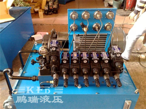 鵬瑞汽車四工位沖孔機液壓系統