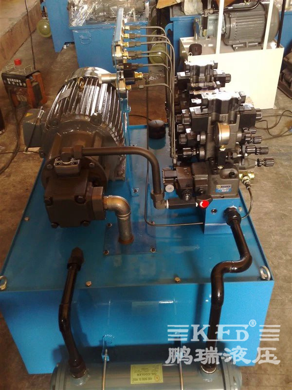 鵬瑞汽車四工位沖孔機液壓系統